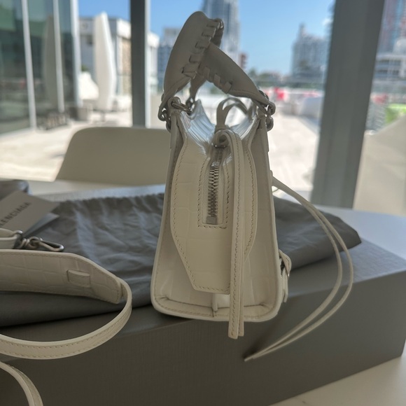 Balenciaga White Croc-Embossed Women's Bag - Picture 3 of 13